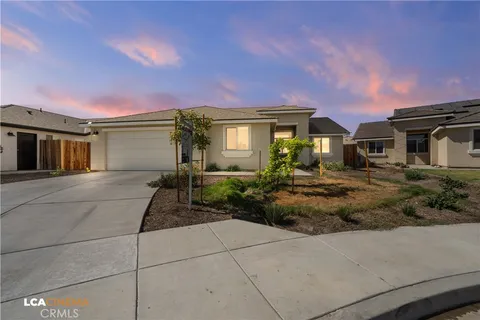 7310 Millers Point Lane, Bakersfield, CA 93307 - MLS#: SR25233485