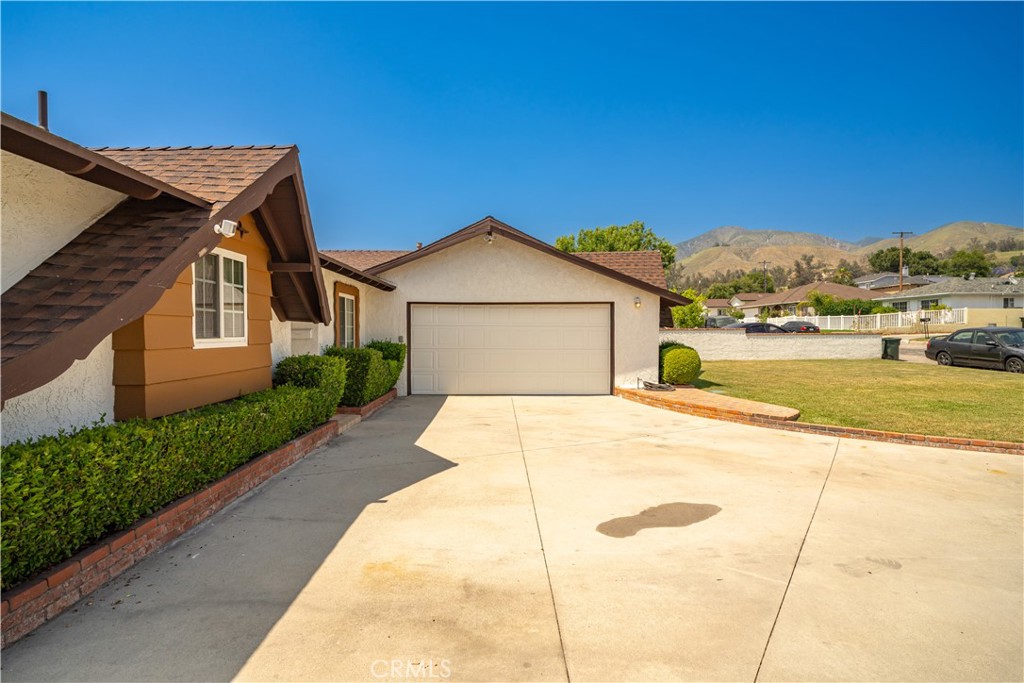 5422 Golondrina Drive