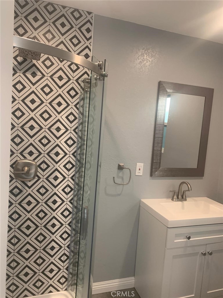 UNKNOWN - Residential Lease