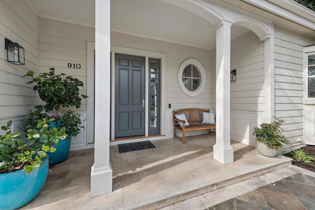 910 Cambridge Avenue