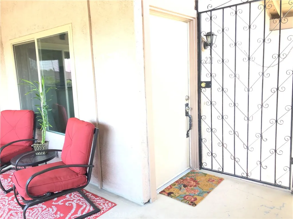 Placentia, California 92870, United States, 2 Bedrooms Bedrooms, ,1 BathroomBathrooms,Residential,Pending,187563