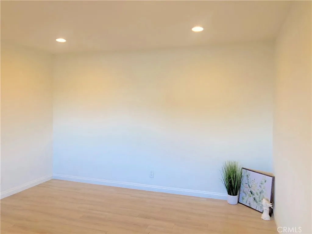 Placentia, California 92870, United States, 2 Bedrooms Bedrooms, ,1 BathroomBathrooms,Residential,Pending,187563