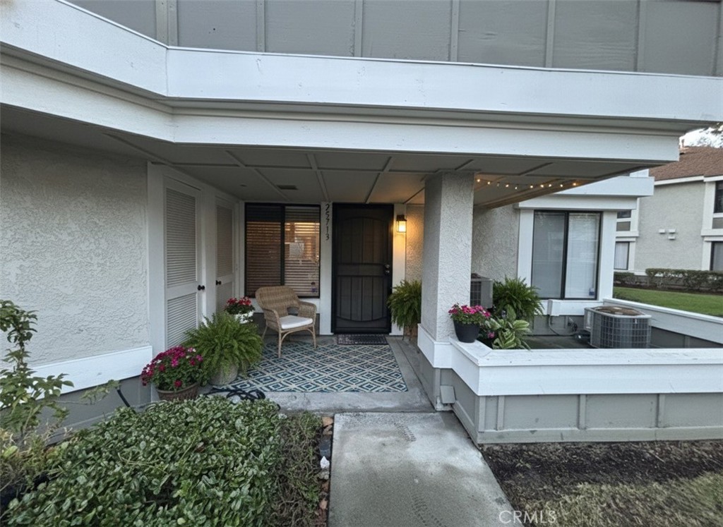 25713 Sycamore Pointe