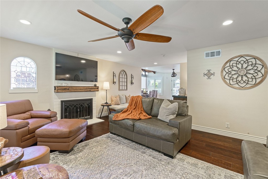 2817 Ridgewood