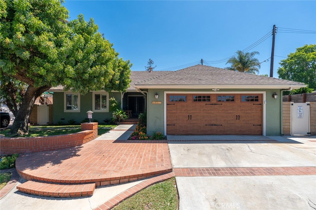 2817 Ridgewood ST, Santa Ana CA 92705