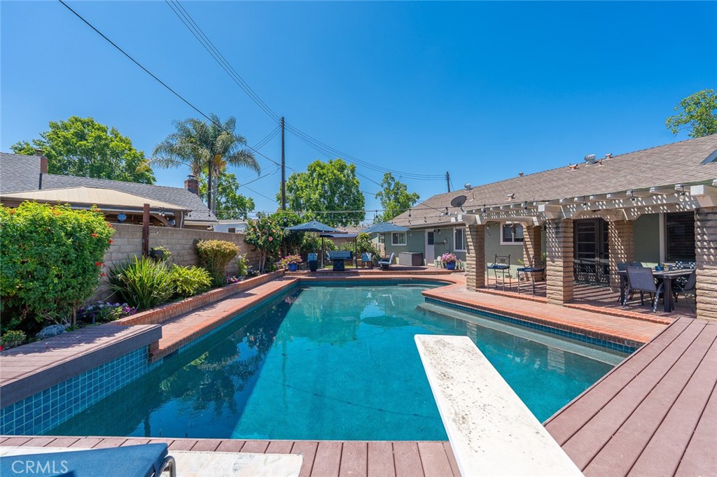 2817 Ridgewood