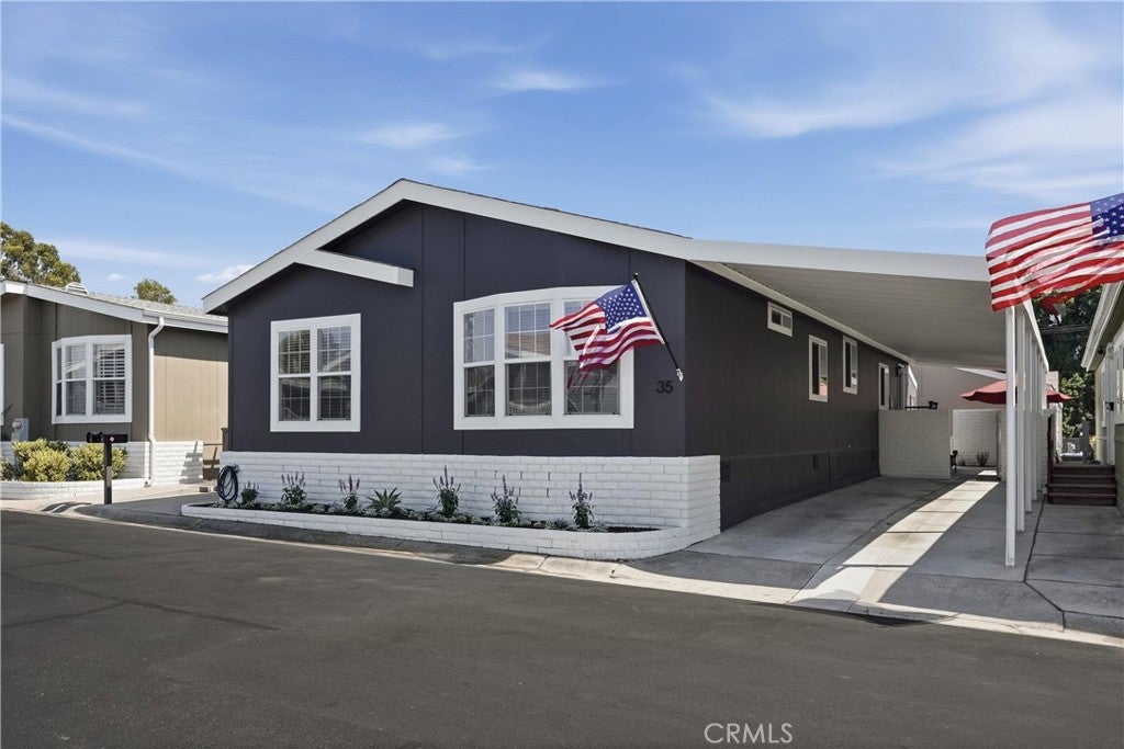 23301 Ridge Route 35