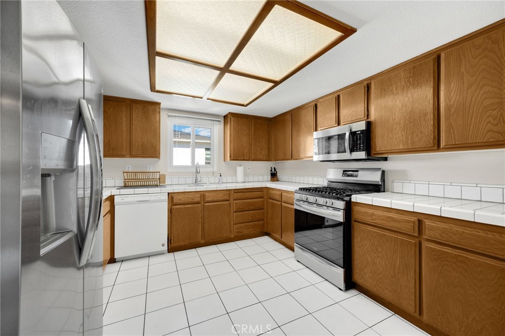 570 W 14th 4
