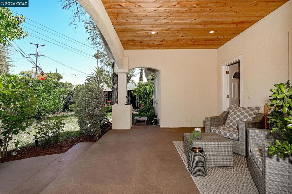 2527 Buena Vista Ave