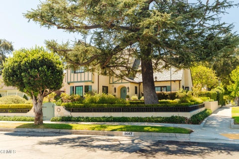 Photo of 1447 Parkview Avenue, Pasadena, CA 91103 (MLS # P1-28717)