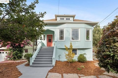 Photo of 402 36Th St St, Oakland, CA 94609 (MLS # 41115783) Photo of 402 36Th St St, Oakland, CA 94609 (MLS # 41115783)