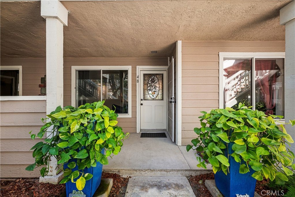 Properties 2 6971 Knollcrest #48 48