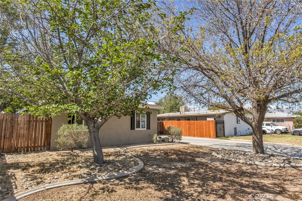 254 E Avenue J7
