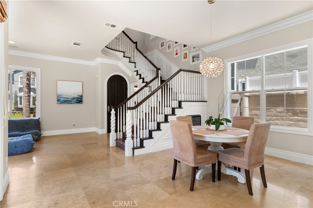 6572 Beachview Drive