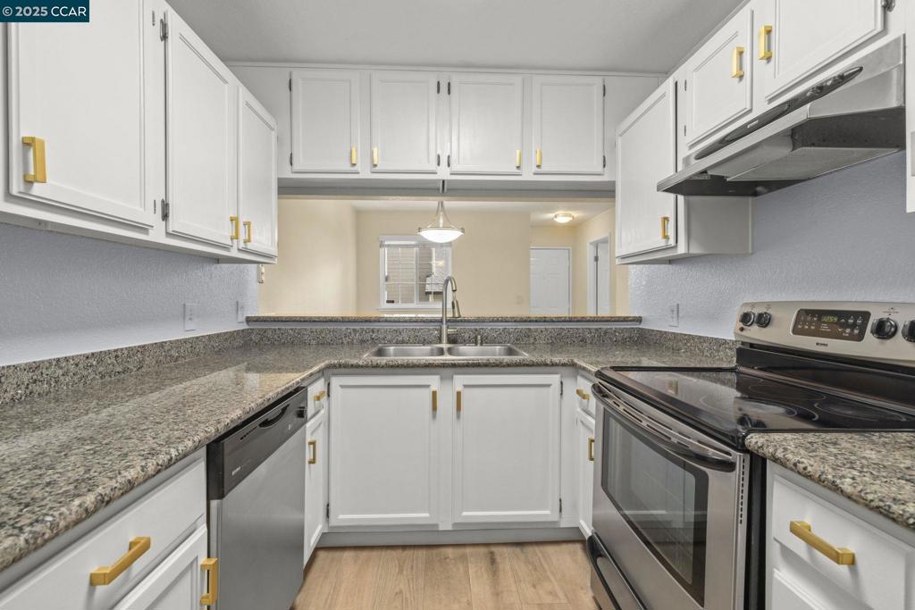 SHADOW WOODS - Residential