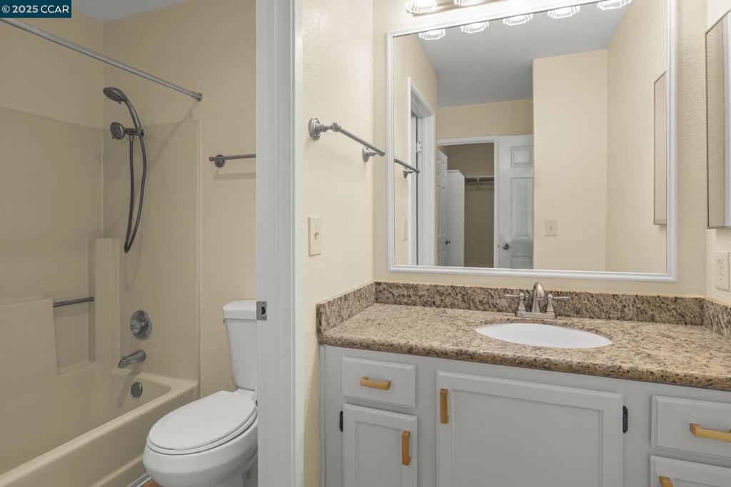 SHADOW WOODS - Residential