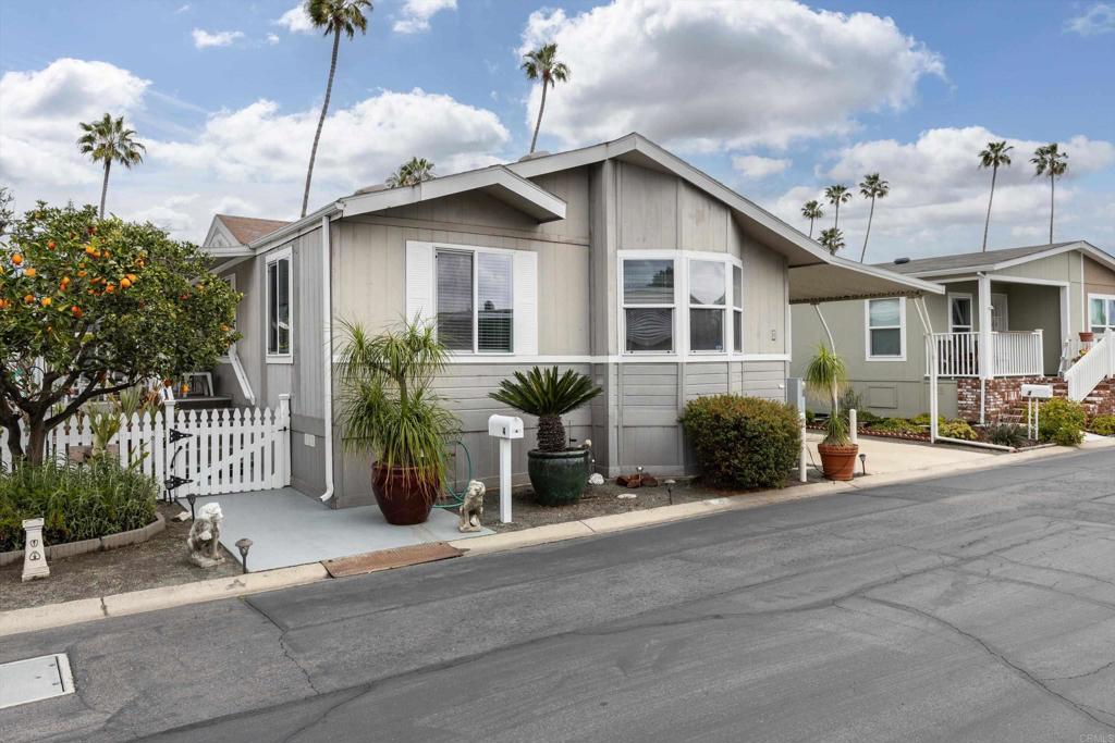 2280 E Valley Parkway 4