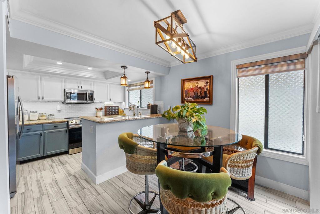 2119 Alpine Glen