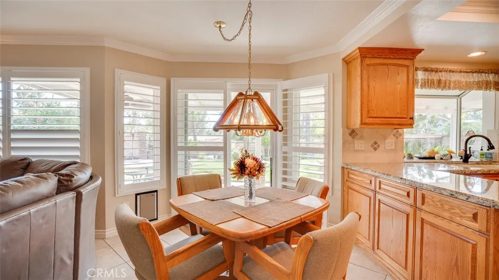 Upland, California 91784, United States, 4 Bedrooms Bedrooms, ,3 BathroomsBathrooms,Residential,Pending,215463