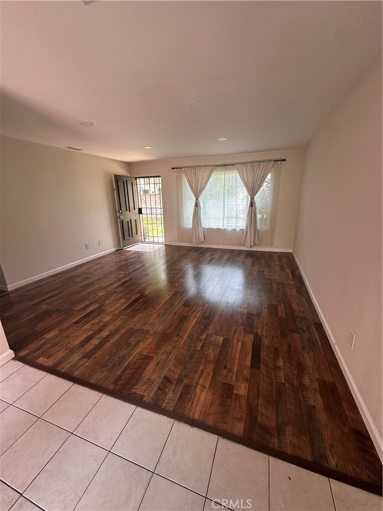 1440 N Weeping Willow