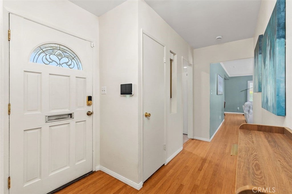910 E Dalton