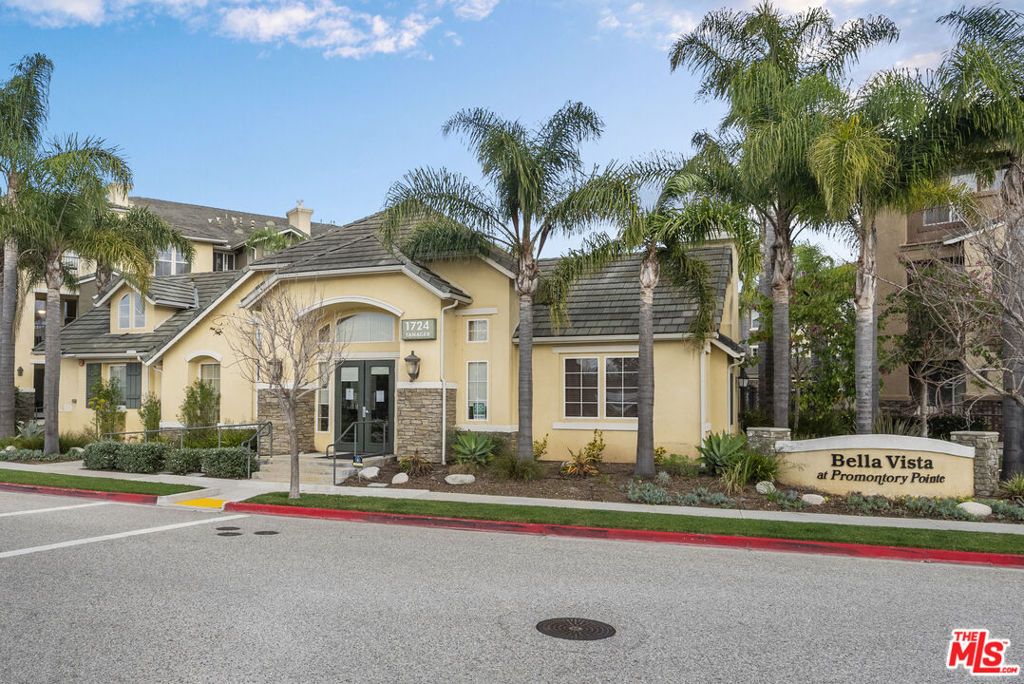 Photo of 1708 Tanager Street #1-202, Ventura, CA 93003 (MLS # 26665903)