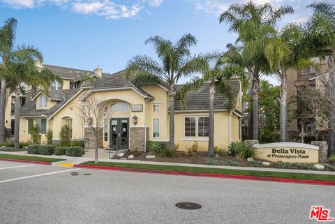 Tiny photo for 1708 Tanager Street #1-202, Ventura, CA 93003 (MLS # 26665903)