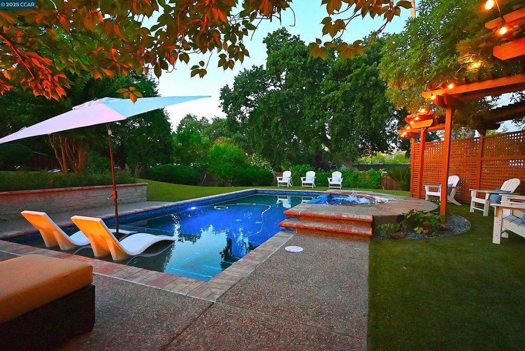 WALNUT HEIGHTS - Residential