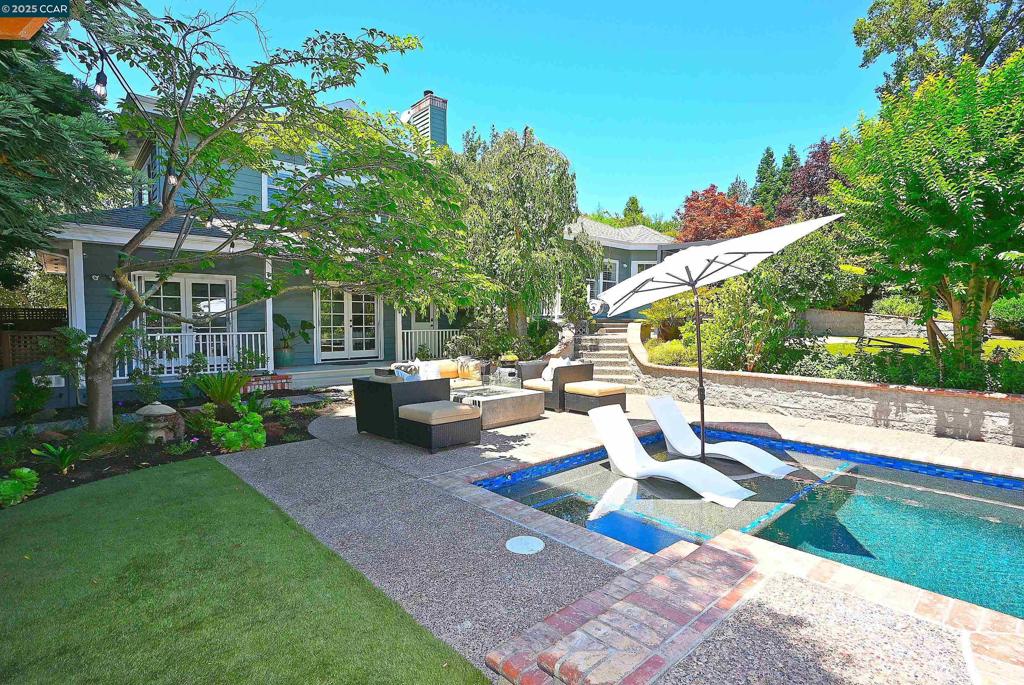 WALNUT HEIGHTS - Residential