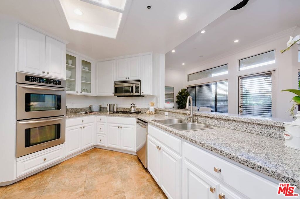 Properties 2 11847 Laurelwood Drive 207