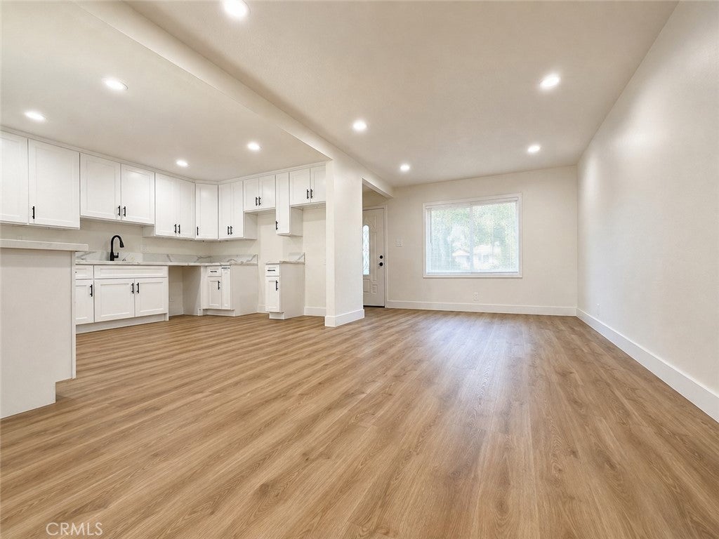 10807 Dumond