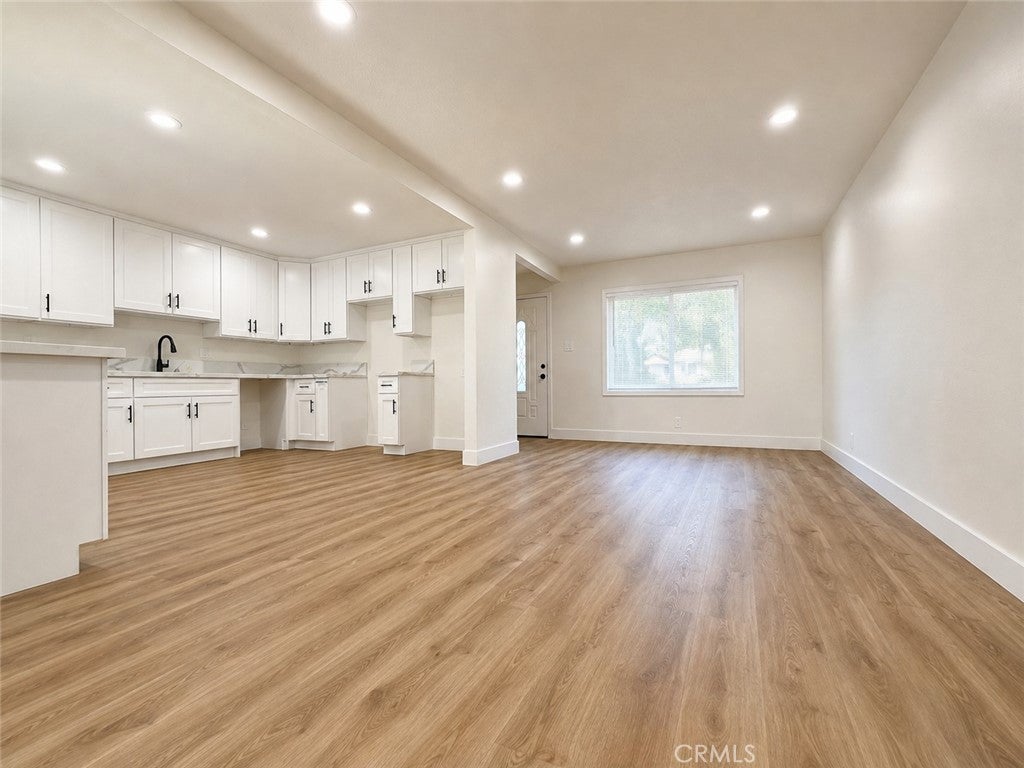 10807 Dumond