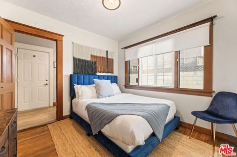 Tiny photo for 736 Redondo Avenue, Long Beach, CA 90804 (MLS # 26670031)