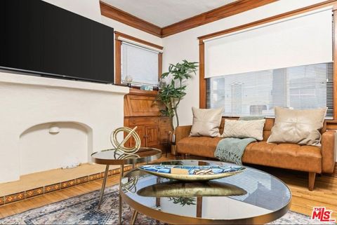 Tiny photo for 736 Redondo Avenue, Long Beach, CA 90804 (MLS # 26670031)