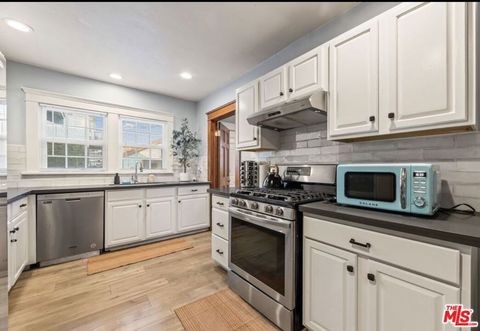 Tiny photo for 736 Redondo Avenue, Long Beach, CA 90804 (MLS # 26670031)