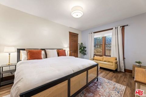 Tiny photo for 736 Redondo Avenue, Long Beach, CA 90804 (MLS # 26670031)