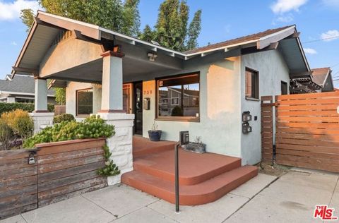 Tiny photo for 736 Redondo Avenue, Long Beach, CA 90804 (MLS # 26670031)