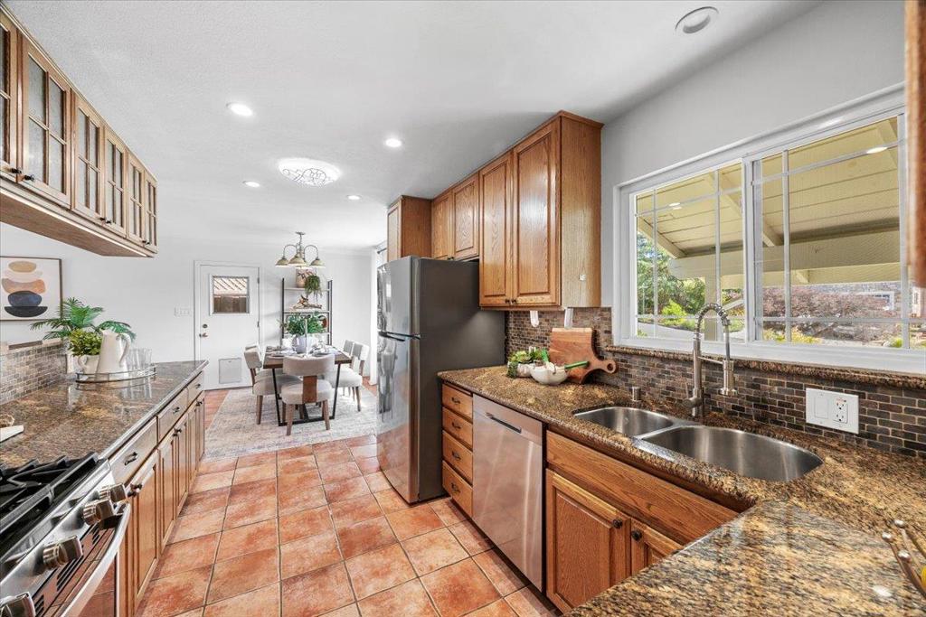 530 Avenue Del Ora