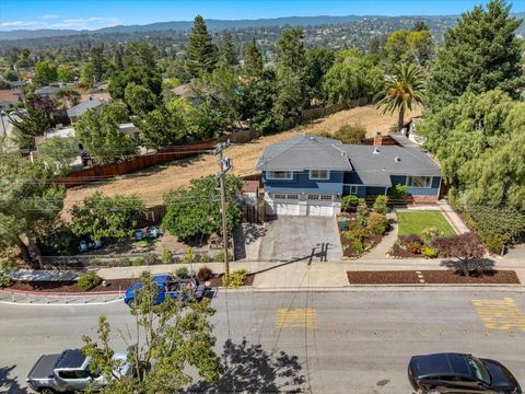 Photo of 530 Avenue Del Ora, Redwood City, CA 94062 (MLS # ML82048723)