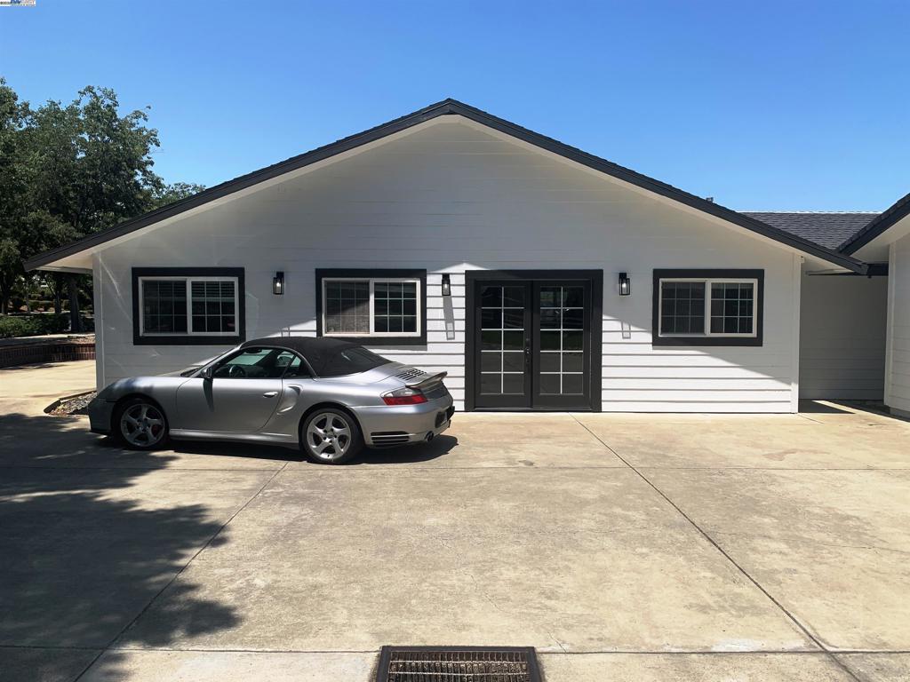 320 fairview Ave