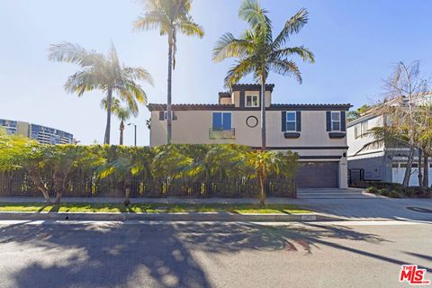 Photo of 682 Oxford Avenue, Venice, CA 90291 (MLS # 26833657)