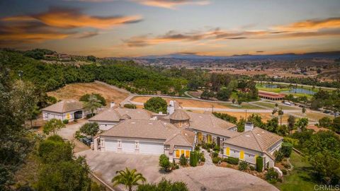 30002 Via Maria Elena Bonsall CA 92003