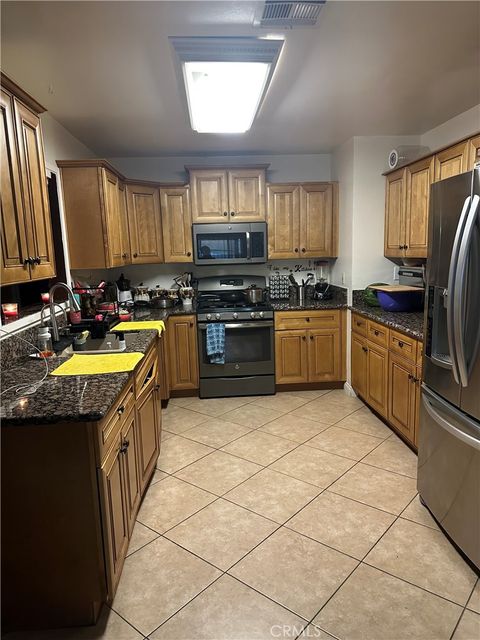 Photo of 1201 E Elizabeth St, Barstow, CA 92311 (MLS # DW26033054)