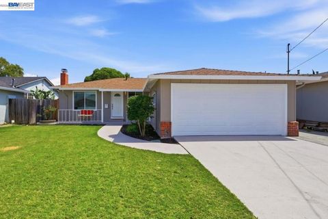 Photo of 36023 Pizarro Dr DR, Fremont, CA 94536 (MLS # 41134671)