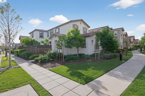 Photo of 1005 S Fowler Ln Ln, Mountain House, CA 95391 (MLS # 41128974)