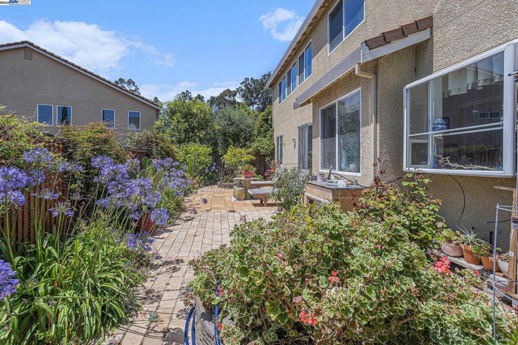 HILLTOP - Residential