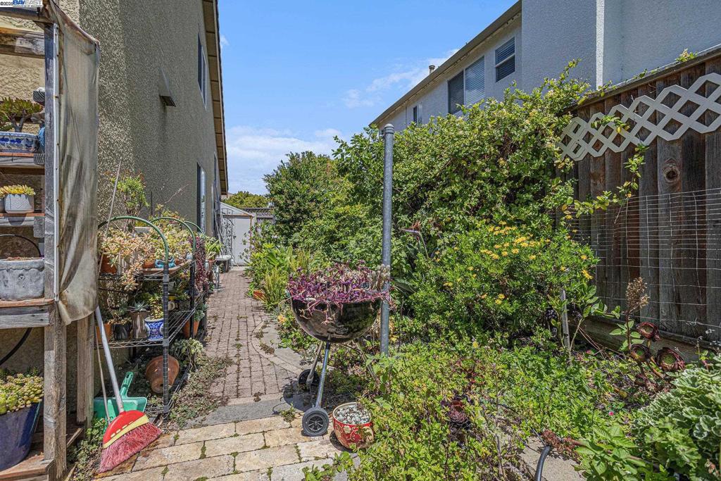 HILLTOP - Residential