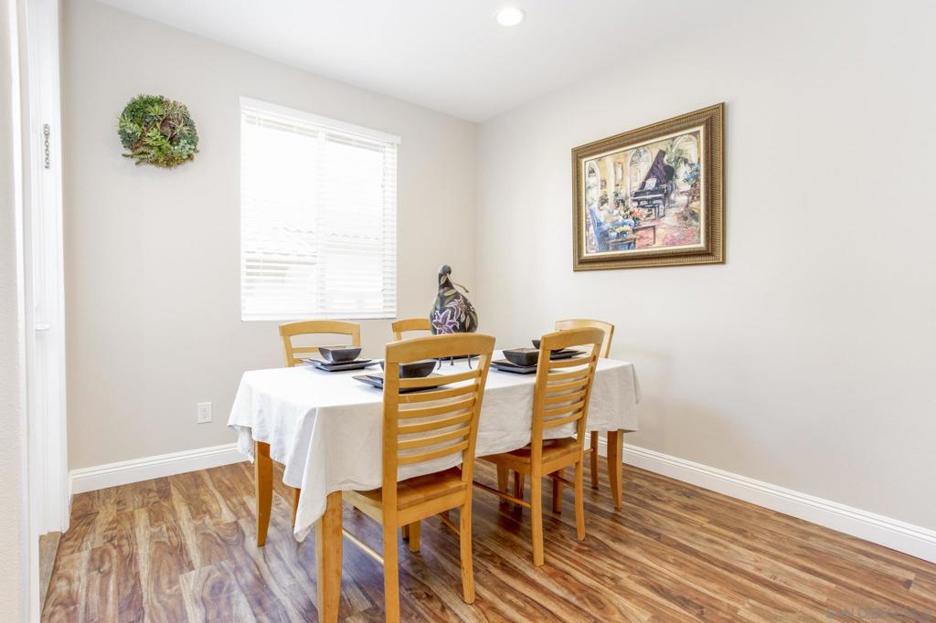 6104 Paseo Valla