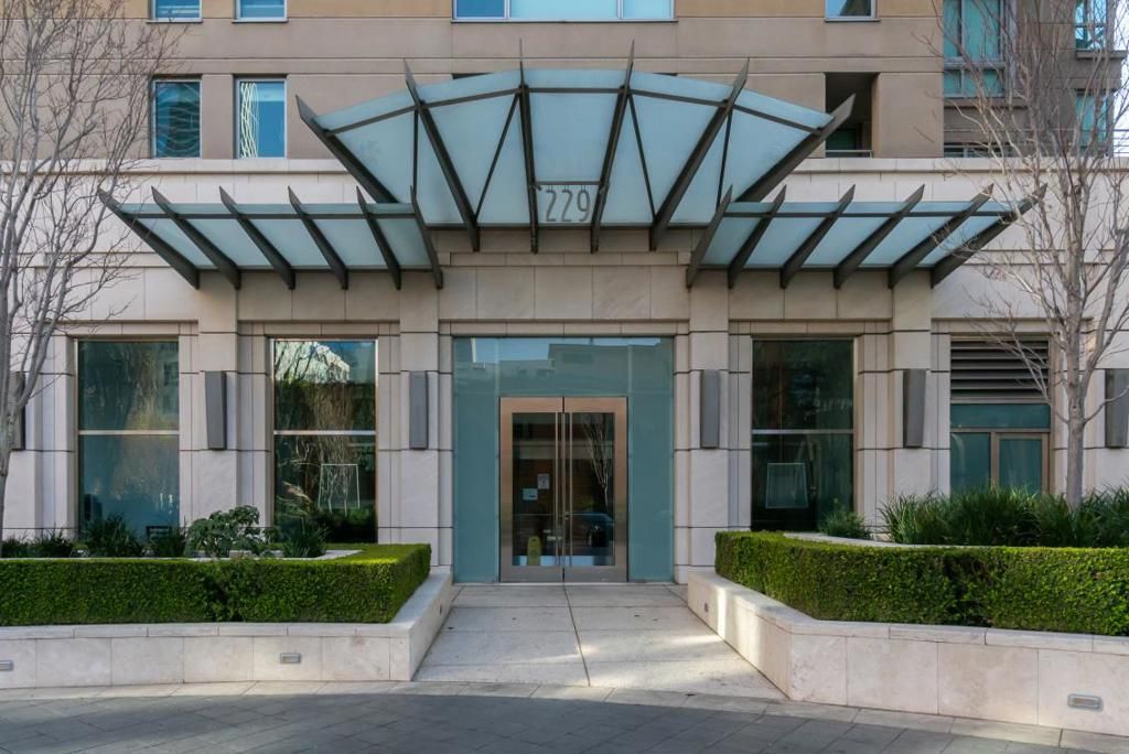 Photo of 229 Brannan Street #3E, San Francisco, CA 94107 (MLS # ML82031957)