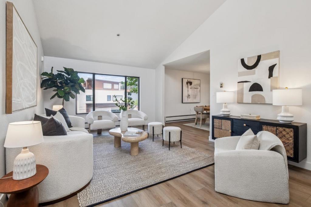 793 Elm Street 23
